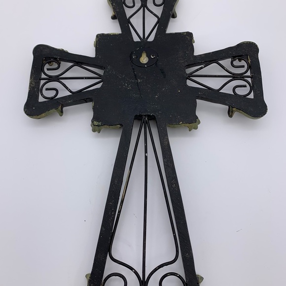 12” Decorative Cross With A Decorative Medallion Made Of Resin - Picture 10 of 12